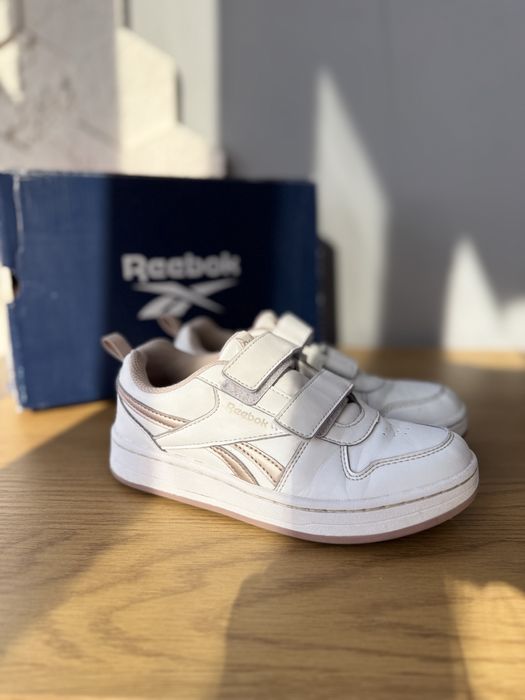 Reebok стильні кросівки