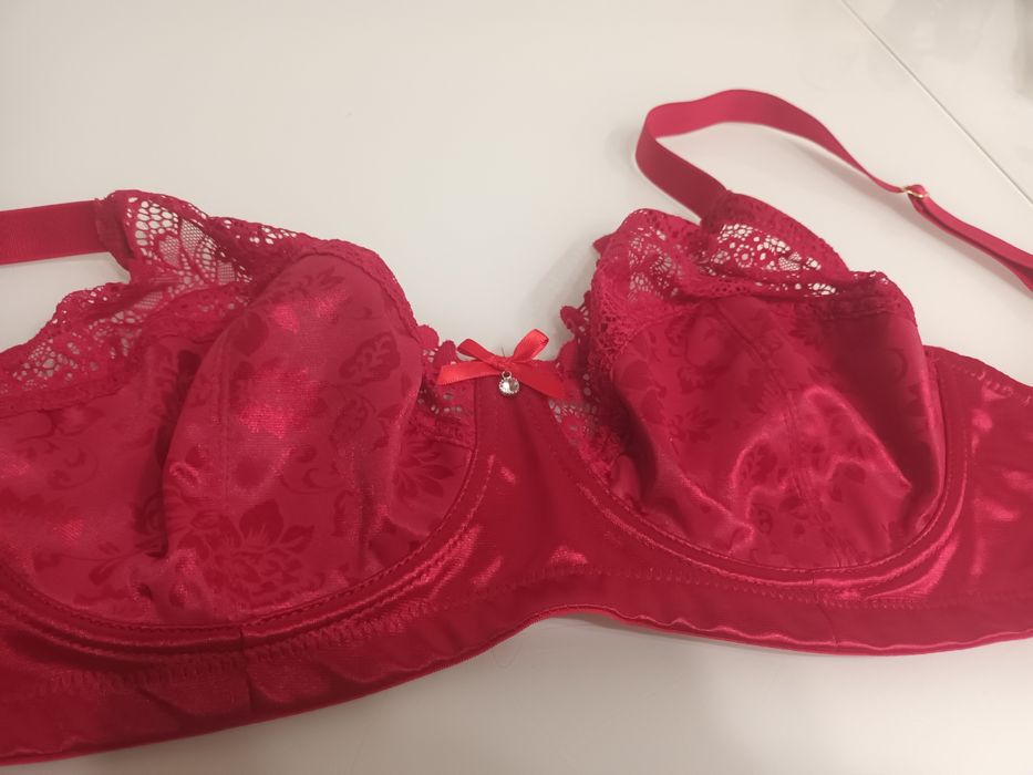 Продам новый бюстгальтер 95 С,ціна 230 грн.