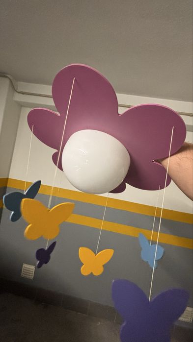 Candeeiro de tecto de quarto menina