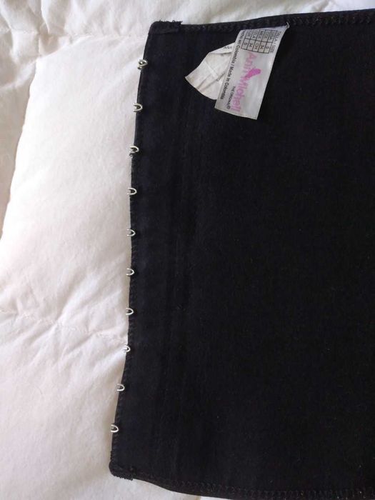 Ann Michell - The 8 Shape: corset profissional afinador de cintura