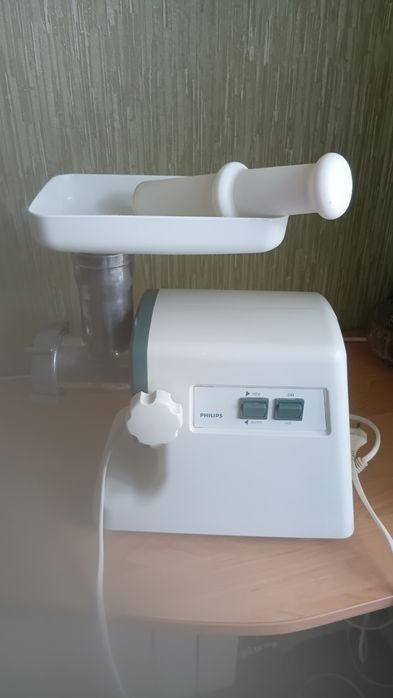 Электромясорубка Philips
