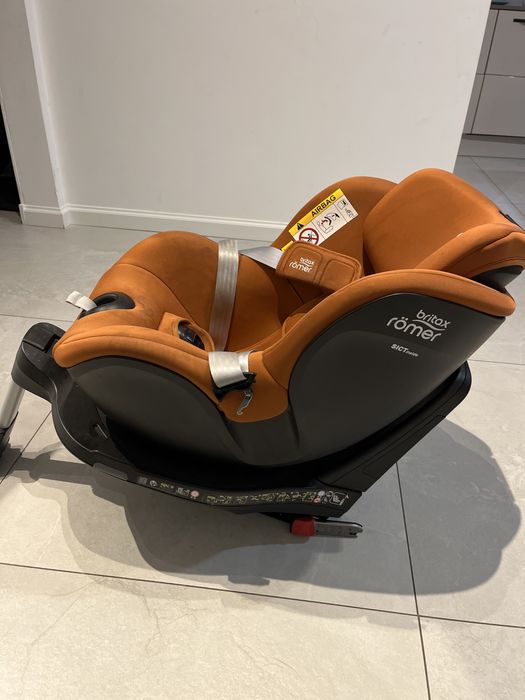 Fotelik Britax Roemer Dualfix M i-size tyłem rear obrotowy