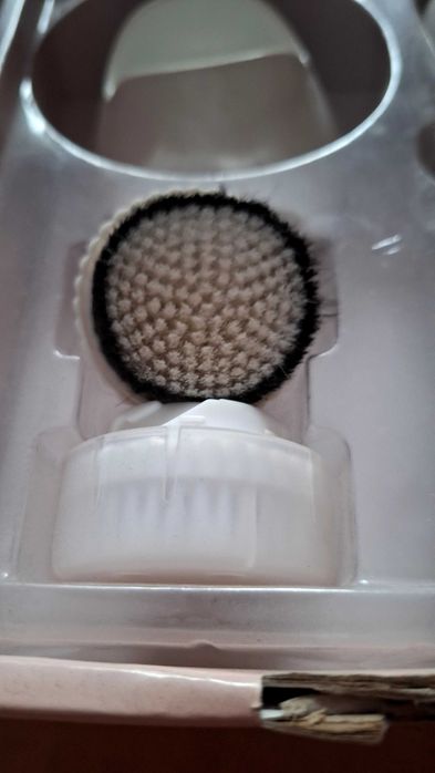 Szczoteczka soniczna do mycia twarzy.