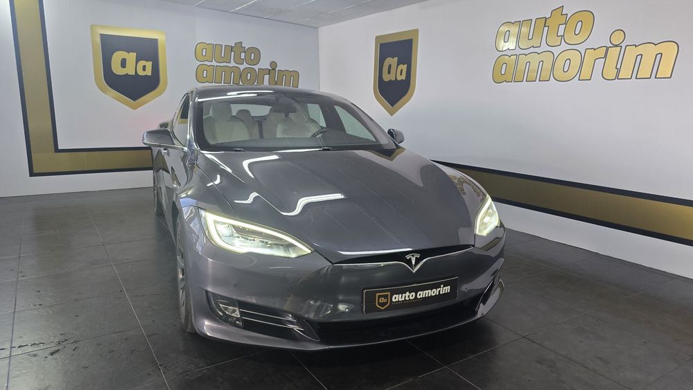 Tesla Model S Long Range