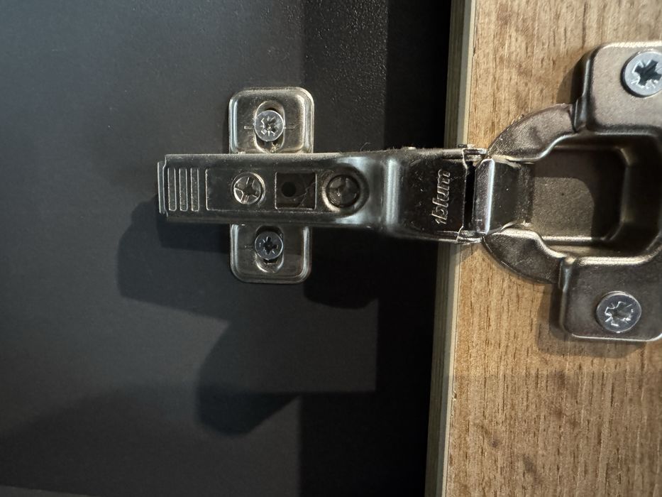 Шафа, фурнітура blum