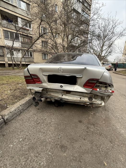 Mercedes-Benz E-Class 2010