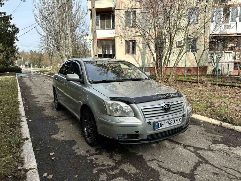Toyota Avensis 1.8 АВТОМАТ 2003 год (газ/бензин)