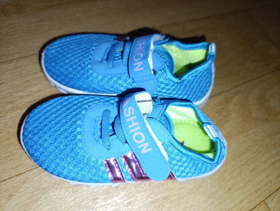 Кросівки нові сіточка стелька 15.5-17.5 см