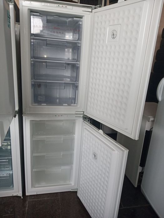 Встраиваемая морозильная камера Bosch G5624 82см 4 ящика из Германии