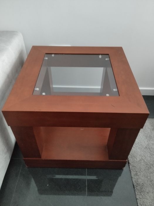 Mesa de jantar preta com 6 cadeiras bege