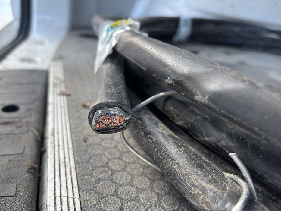 Продам кабель 4х16 17 метров