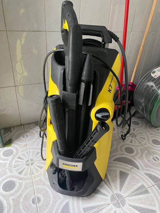 Máquina de alta pressão Karcher K7 Premium (com acessórios)