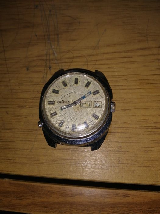 Продам часы чайка на запчасти