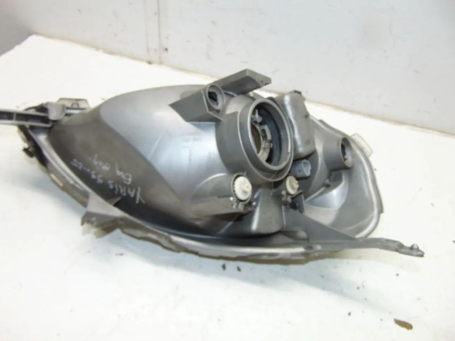 Toyota Yaris farol