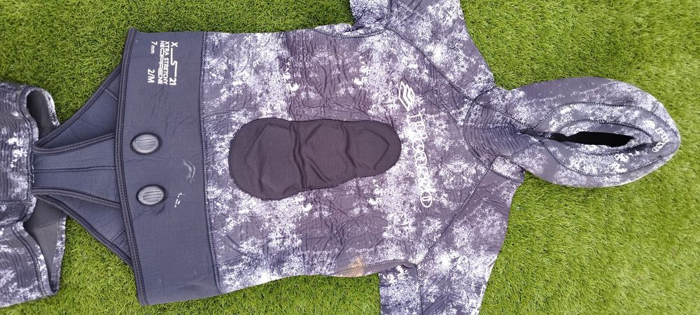 arma, Fato, snork e óculos, boia sinalização de caça submarina