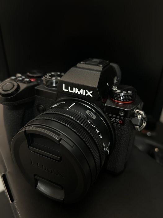 Panasonic Lumix S5D + Lente 18-40mm | Full Frame (Nova)