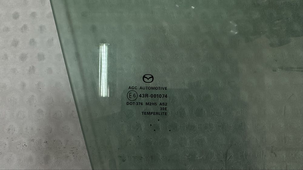 Праве переднє скло Mazda CX-50 2022-2025 оригінал