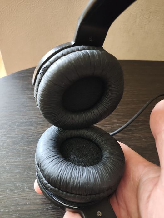 Дротові DJ-навушники Numark HF125