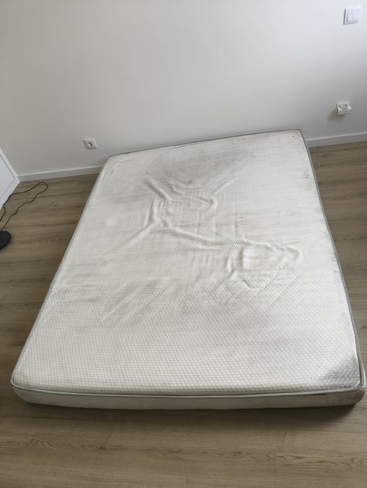 cama de casal Ikea Tarva