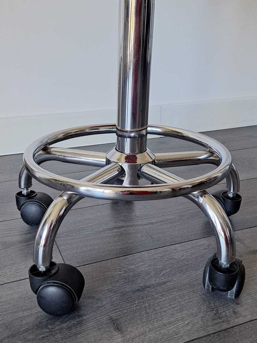 Banco com encosto Italian design. Bench with back