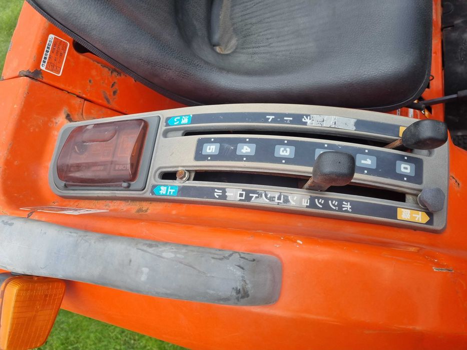 Kubota GT26 traktorek japonski z ładowaczem czołowym