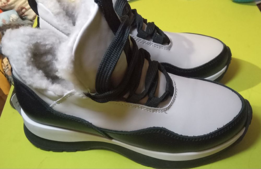 Взуття нове шкіра