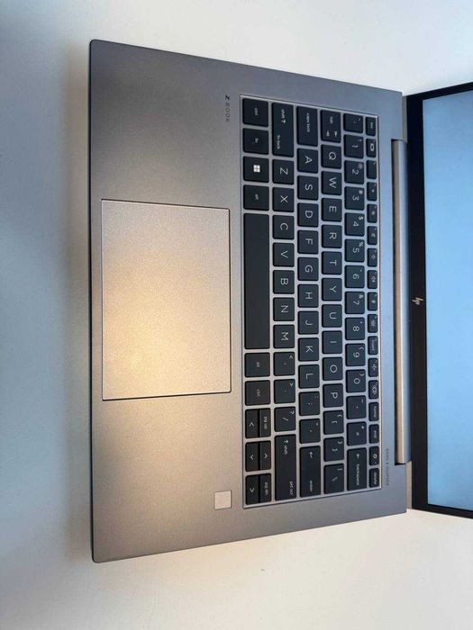 HP zbook firefly 14 g10  Ryzen 5 7640hs, 8 ddr5, 256 на ремонт