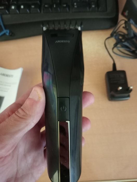 Машинки для стрижки волосся ARDESTO HC-Y20-B і HC-Y10-B