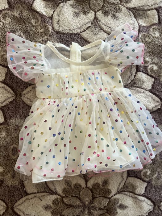 Святкова сукня для найменших