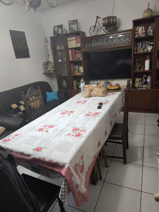 Alugo quarto mobilado com tv e internet