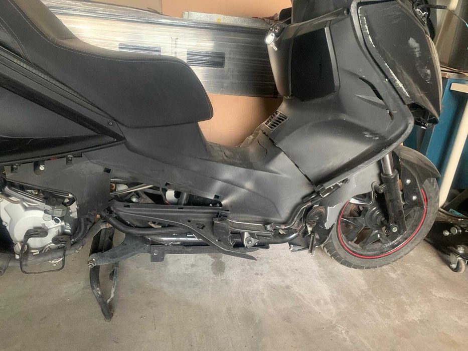 SYM GTS 125i Sport 2017 – Baixa quilometragem – Para reparar