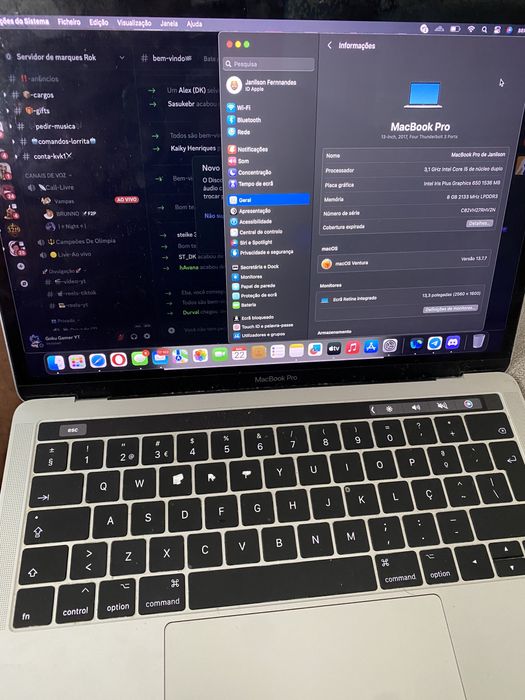 MacBook Pro 13-inch, 2017, Four Thunderbolt 3 Ports