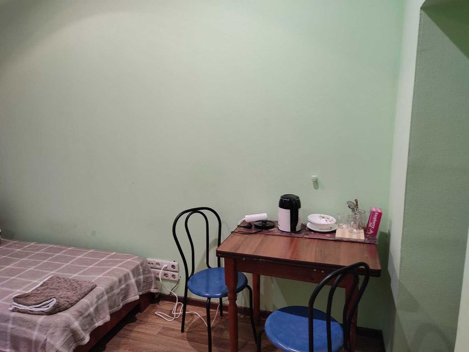 Кімната поруч з метро Вокзальна