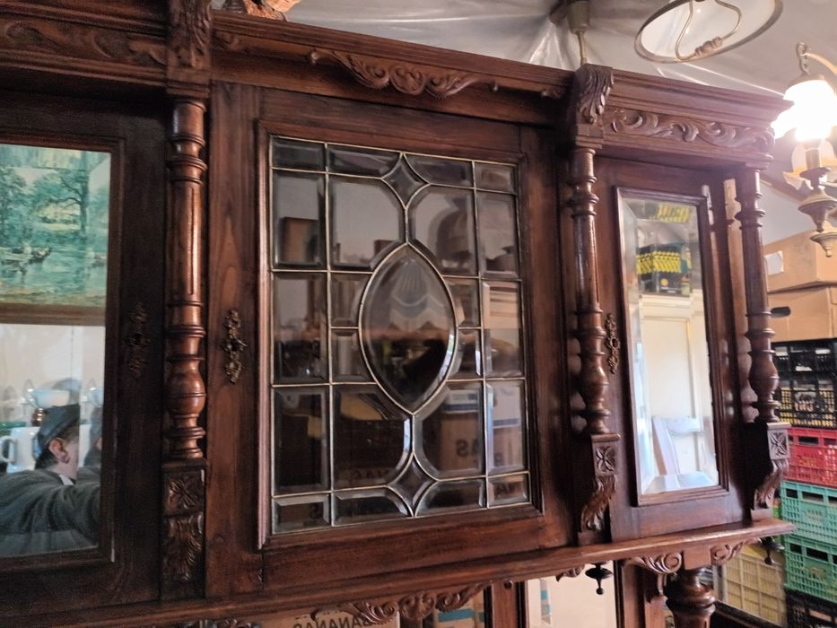 Fabuloso louceiro em madeira de excelente qualidade com tampo em mármo