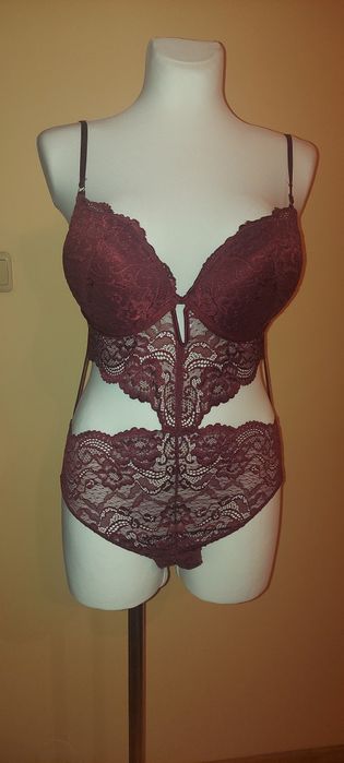 Body z koronki push up 75D secret