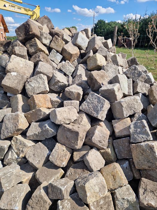 Kostka granitowa duża 20 cm+ z rozbiórki – 250 zł/t