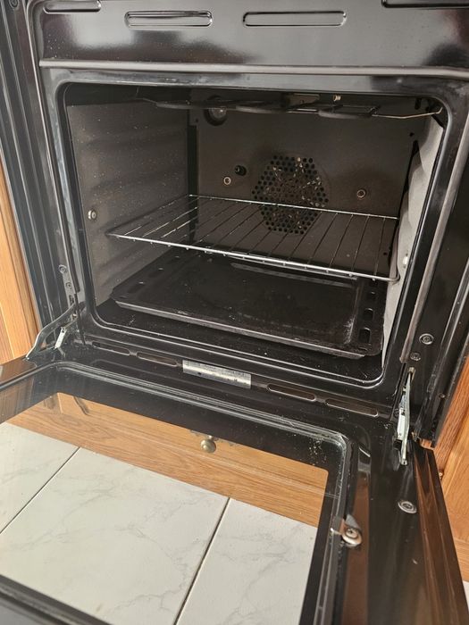 Fogão a gás e forno elétrico