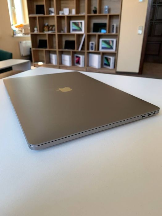 MacBook Pro 16" Space Gray 2019 (MVVK2) i9 16gb 1TB