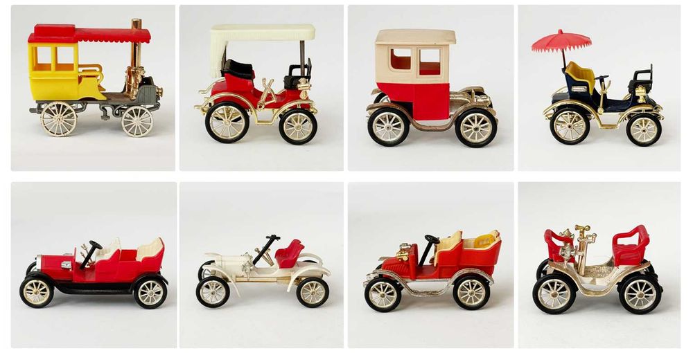 Lote 8 miniaturas CLÈ_ Esc.:1/43? Miniaturas de plastico com falhas pontuais em alguns modelos. Conjunto em muito bom estado geral.