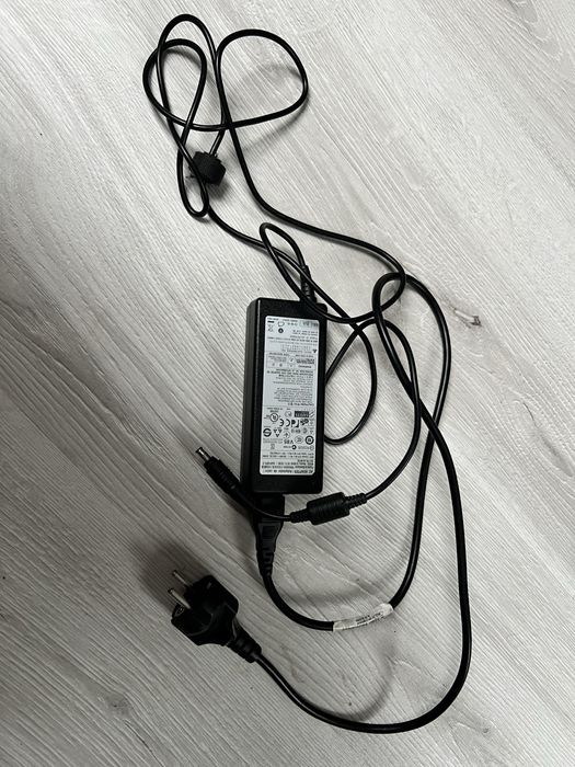 laptop samsung z zasilaczem