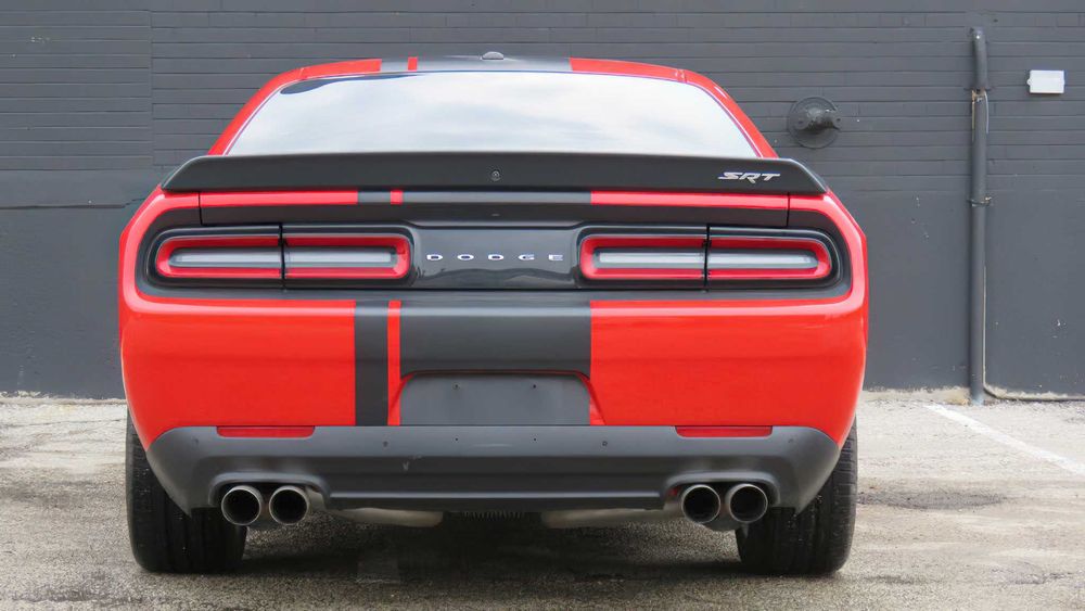 Dodge Challenger SRT Hellcat      2017