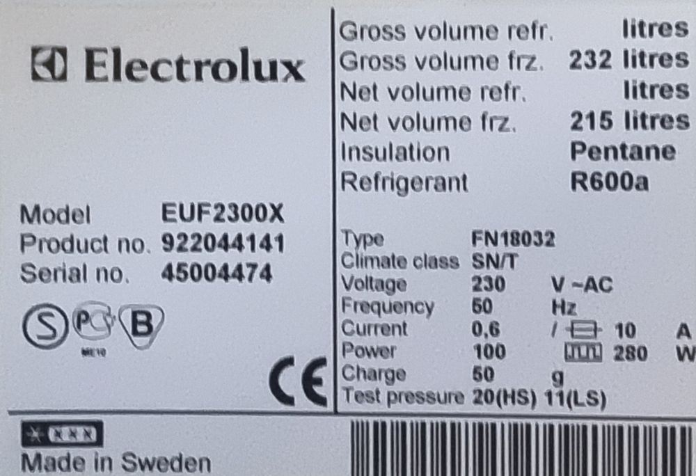 Arca vertical Eletrolux Avariada