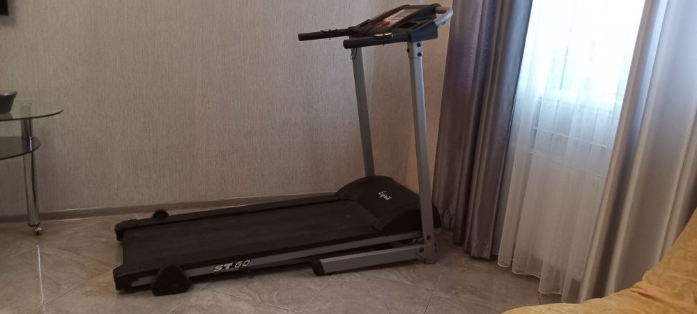 Бігова доріжка неробоча.Можна по запчастинам