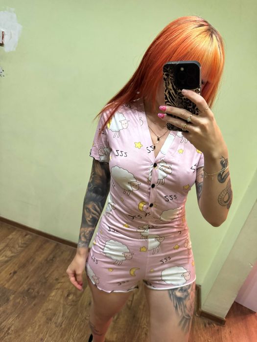 Piżama jednoczęściowa, śpioszki, różowa, owce, księżyce, krótka S lato