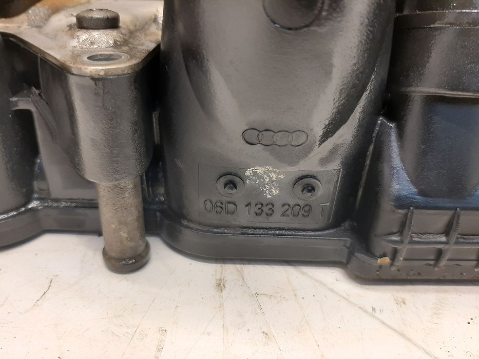 распределитель топлива (рампа) 06d133209t Passat B6 Touran Golf Skoda