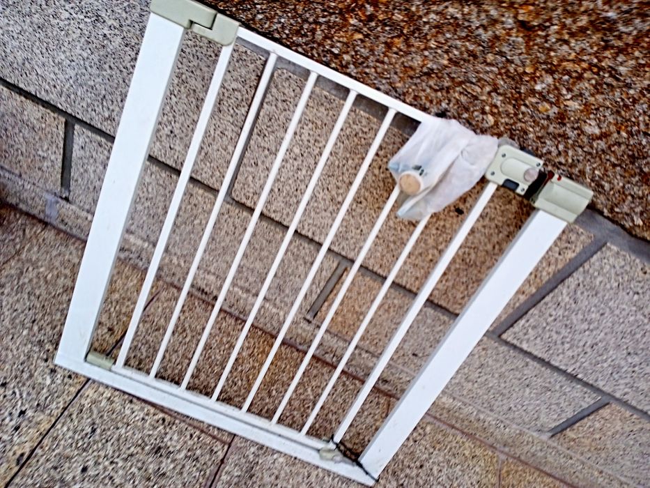 Escadas segurança porta