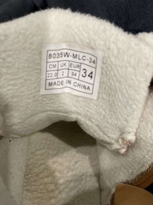 Ботинки  на девочку 34 размер