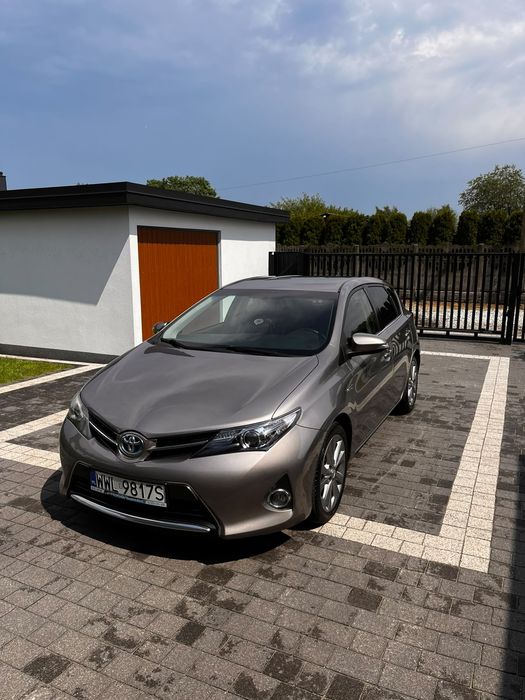 Toyota auris hybrid LPG