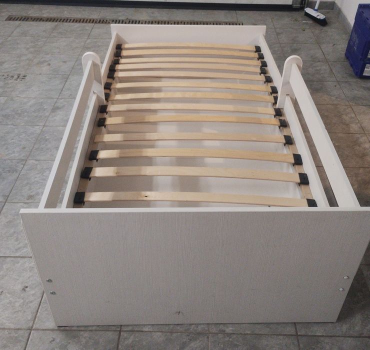 Łóżko dziecięce 90x180cm