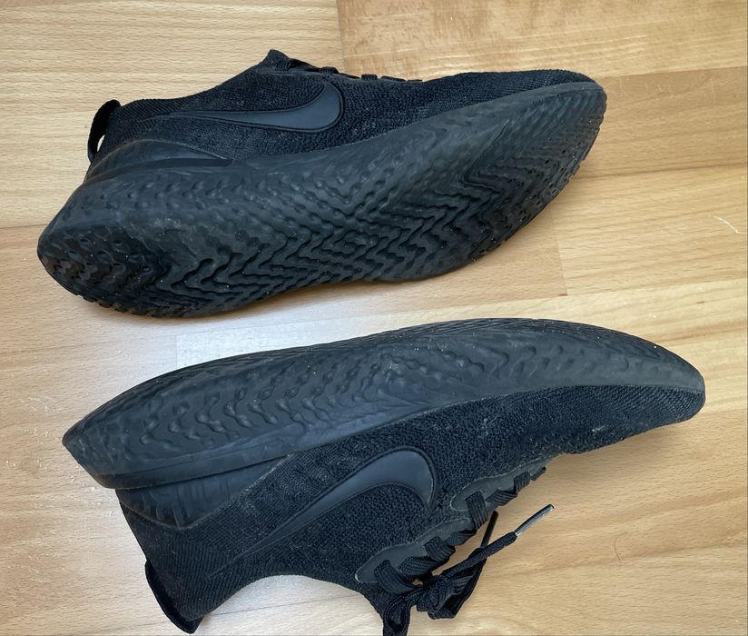3 pares de sapatilhas Nike